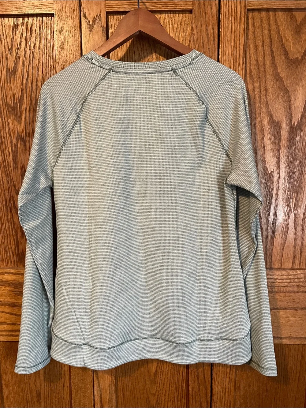 Avalanche Women's Sage Green Crewneck Long-Sleeve Sweater